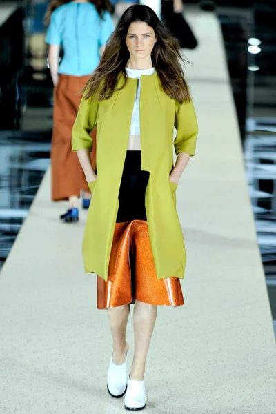 Look 19